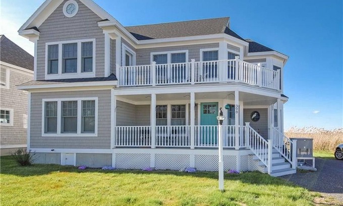 Ogunquit - Wells House | Rhumb on Inn! and Enjoy Wonderful Views and Well Equipped Kitchen