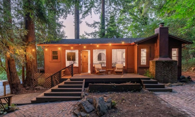 Lexington Hills House | Rhythm and Redwoods Treehouse