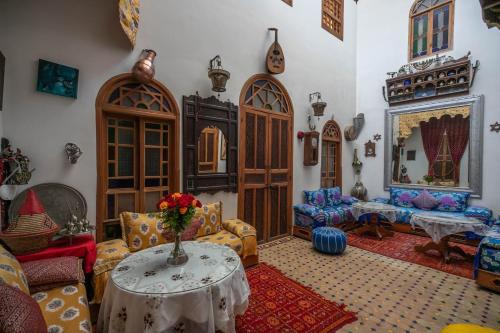 Qasbah En Nouar House | Riad Les Idrissides Chez LEA