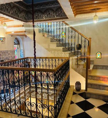 Oulad Khallouf House | Riad Qasr El Medina