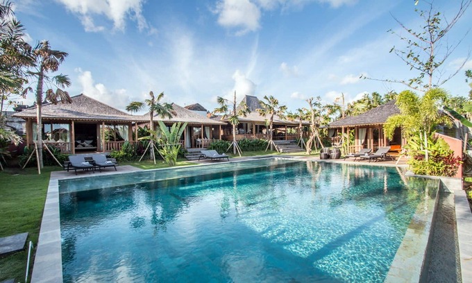 Banjar Semer Villa | Rice Field View 5BR Villa - W/Jacuzzi & Swimming Pool!