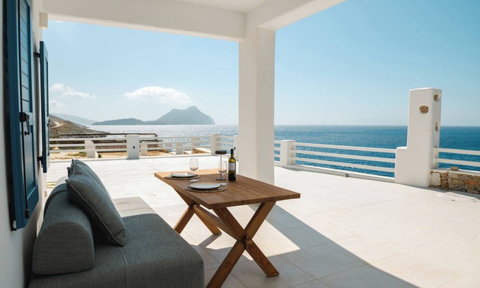 Aegiali Apartment | Richti studio - self service Aegean Sea view!