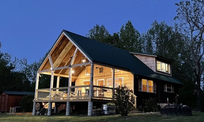 Saint Joe Cabin | Ridge Top Cabin near Buffalo National River with privacy and views.