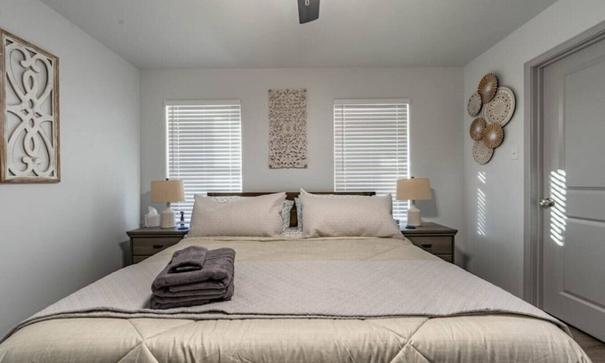 Lubbock House | Ridgeway Suite B - 1BR/1BA - Private Room