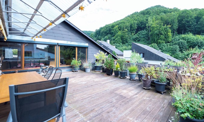 Geislingen an der Steige Apartment | Riesige Terrasse mit Aussicht auf die Barbara Kapelle mit Großer Wohnung