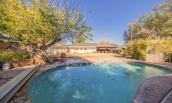 Midland House | Right At Home-Midland Clermont House w/Pool and Billiards