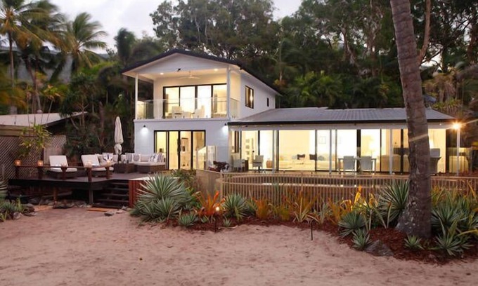 Oak Beach House | Right On the Beach