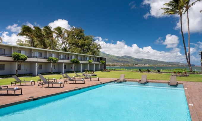 Kahului House | Right on the Water! On-site Pool, Steps to Ho’aloha Park Beach!