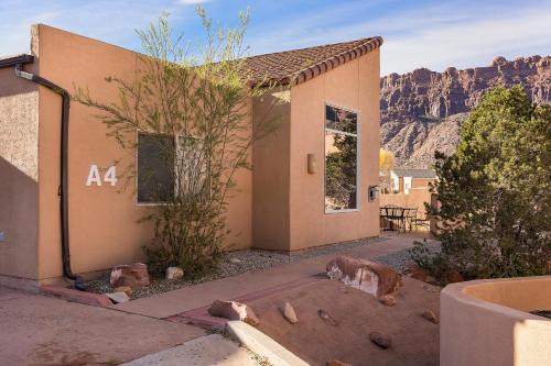 Moab South Valley House | Rim Village A4 3