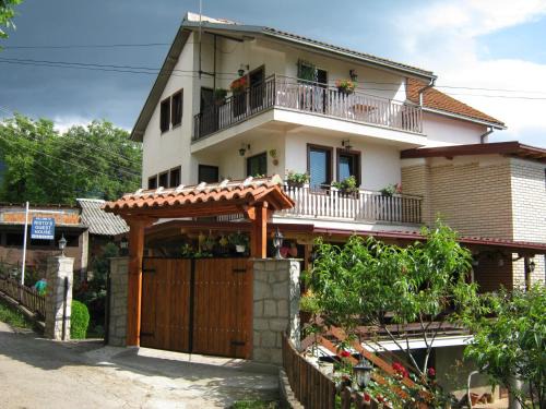 Elshani House | Risto's Guest House