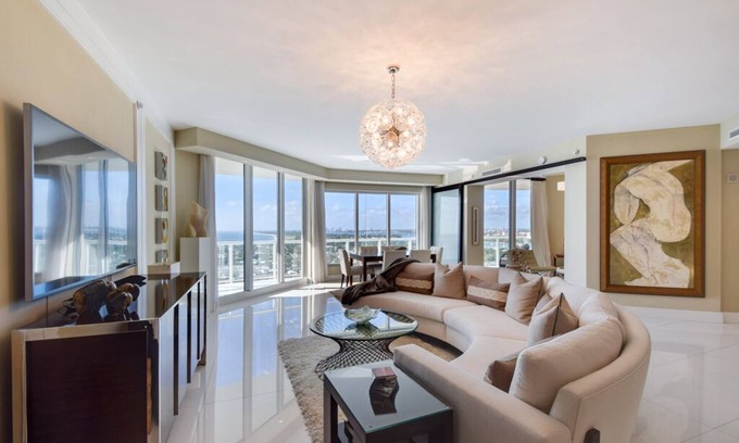 Singer Island Condo | Ritz multi mil 17 flr lux priv beach access ocean view restaurant 2 pool 2 spas