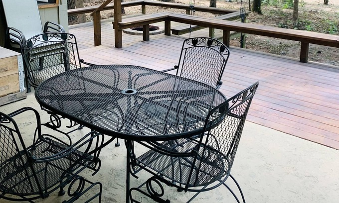 Centralia Cabin | River Cabin on the Neches River