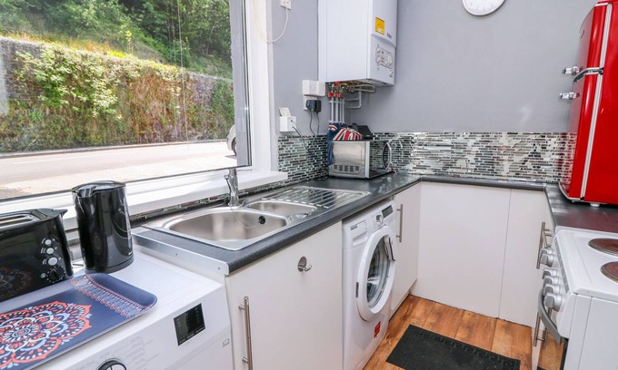 Port Talbot Cottage | RIVER COTTAGE, pet friendly, character holiday cottage in Cymmer