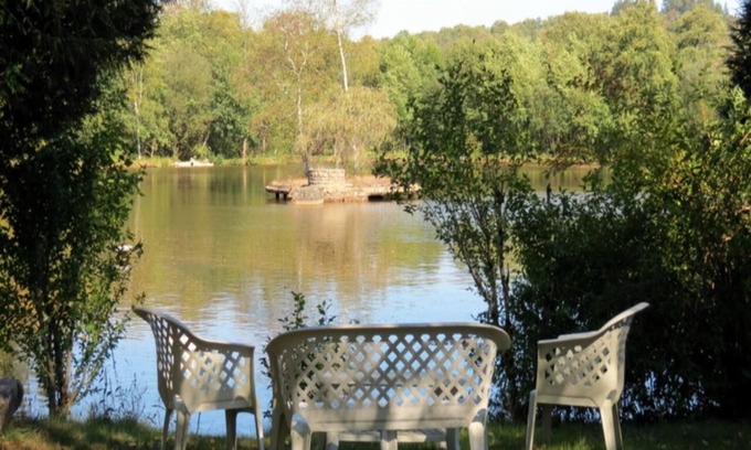 Balledent Cottage | River Cottage: Private Lakeside Gite In Idyllic Location. A Great Place To Relax