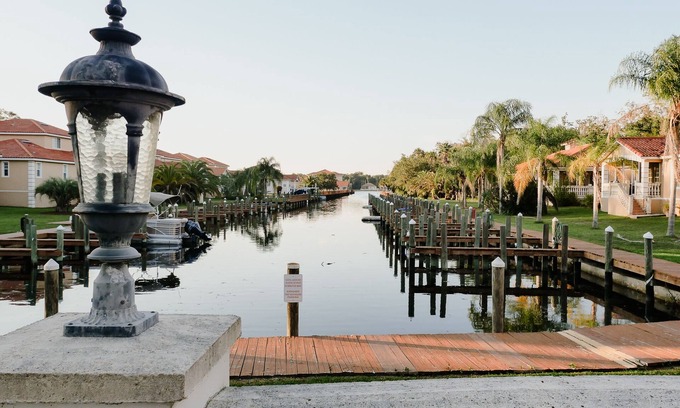 Homosassa House | River Home w/boat ramp, dock, trailer parking, EV Charger, Kayak & golf cart.