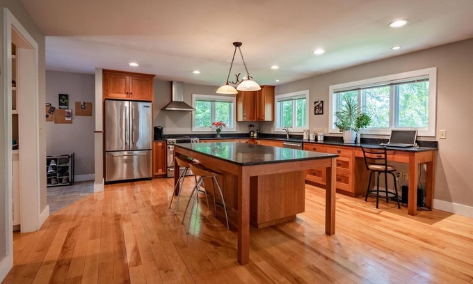 Middlebury House | River House in the Heart of Middlebury