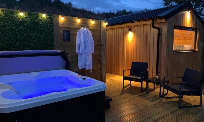 South Galson Other | River Huts with Private Hot Tubs