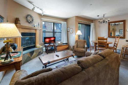 Historic District House | River Mountain Lodge W318