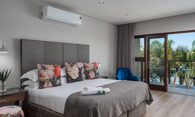 Upington Bed & Breakfast | River Place Manor - Deluxe Double or Twin Room D