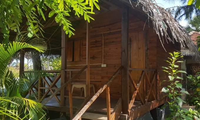 Pottuvil Division 2 House | River Point Cabana