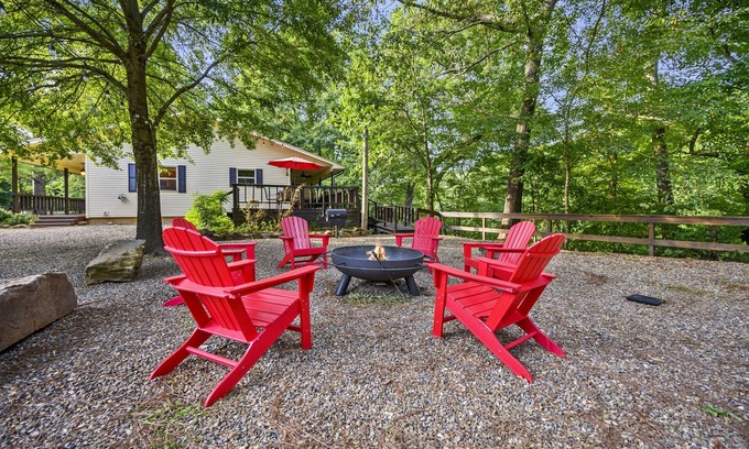 Broken Bow Cabin | River Ridge ~ 2 story riverfront cabin with hot tub, game room and kayaks