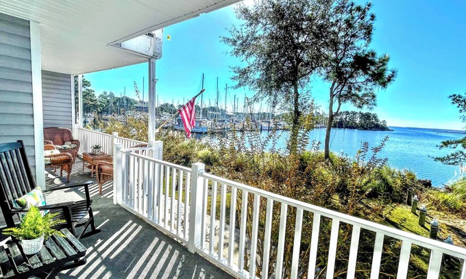 Fairfield Harbour Condo | River's Edge