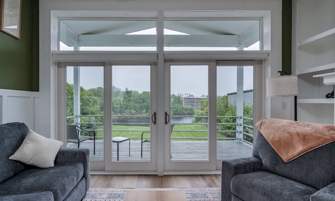 Watertown House | River's Getaway- an urban oasis!