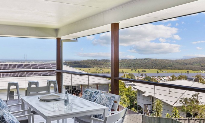 Maclean House | River View Beach Hub - Access to the Clarence Valley