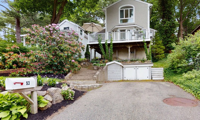 Gloucester House | River view home w/deck, river access, near beaches and train