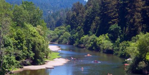 Healdsburg House | River View Lodge A Wine Country Escape