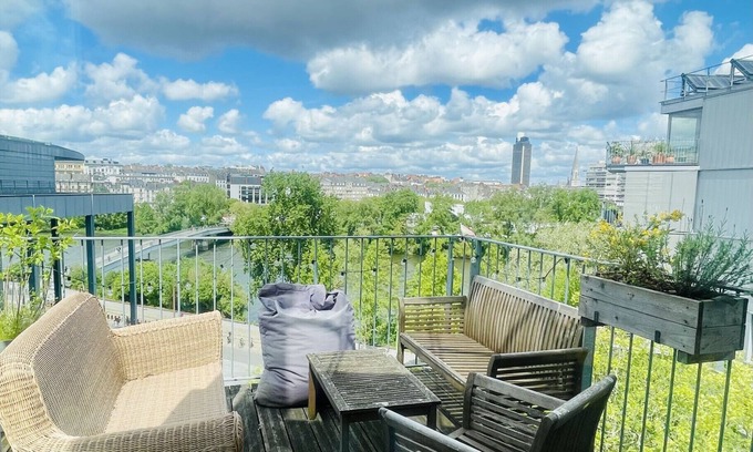 Republique - Les Ponts Apartment | River View, Nantes Island, flat for 4