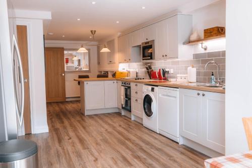 Ironbridge House | Riverbank Cottage