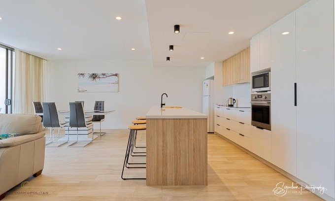 Maroochydore Apartment | RIVERFRONT BREEZE @ The Cosmopolitan Unit10307