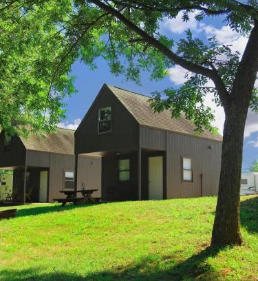 Caplinger Mills House | Riverfront Getaway Cabin #2 - Sleeps 5