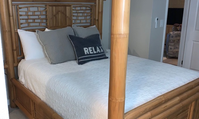 Roseland House | Riverfront Luxury Hideaway