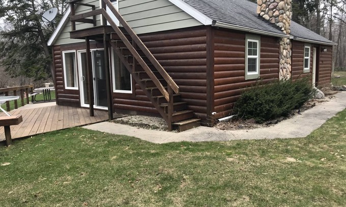Hesperia Cabin | Riverfront Property Great for Fishing or Just Relaxing
