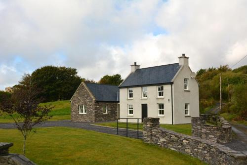 Skull House | Rivers Bend Cottage