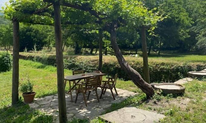 Pontremoli Apartment | Riverside apartment with terrace
