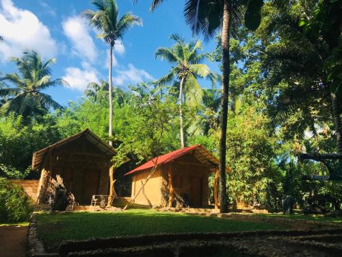 Udawalawa Hotel | Riverside Bird Paradise