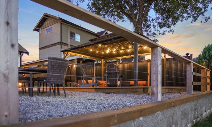 Lake Cowichan House | Riverside by Cowichan Lake Cottages