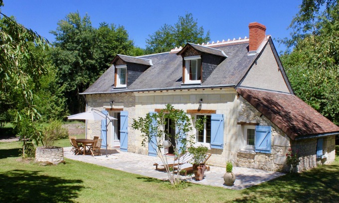 Le-Petit-Pressigny House | Riverside cottage with large garden.