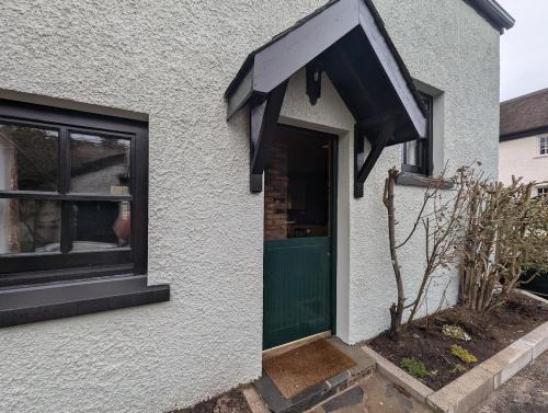 Castledawson House | Riverside Cottage