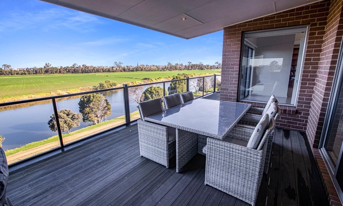 Eastwood House | Riverside Haven - Elevated views of the Mitchell River and Clifton Creek
