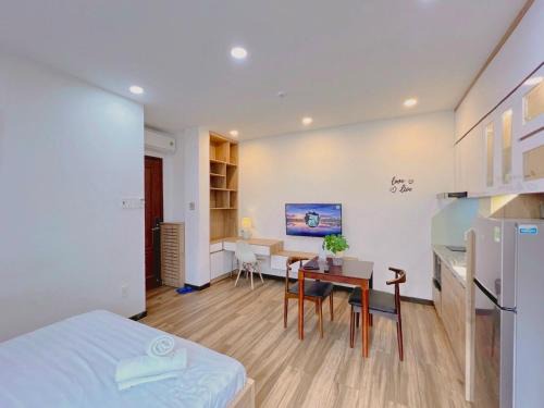 Ho Chi Minh City Apartment | Riverside House Near Airport