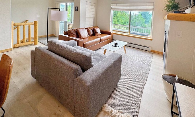 Silverthorne House | Riverside mountain getaway, million dollar views, ground access, attached garage
