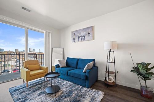 Fifth Ward Apartment | Riverside Plaza Blue
