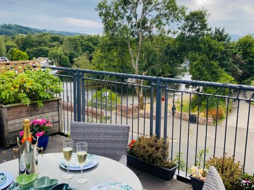Balloch Apartment | Riverside View Apartment in Balloch, Loch Lomond