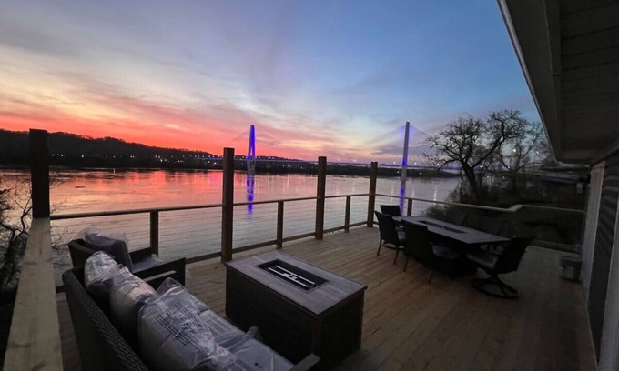 Russell Apartment | RiverSuite2 - A the view that soothes a soul.