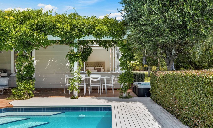 Riverhead House | Riverview Cottage - Private Pool + Brand New Spa