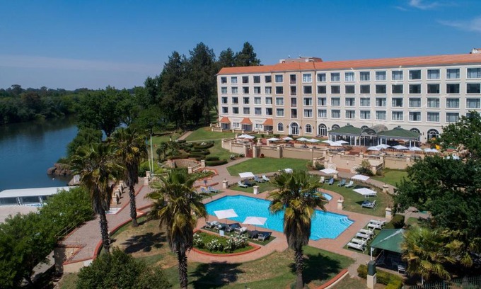 Vereeniging Hotel | Riviera on Vaal Resort